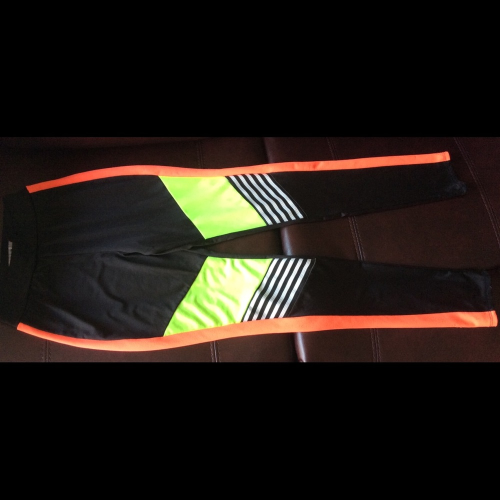 Soft Akira Label Joggers/sweatpants - Picture 5 of 11